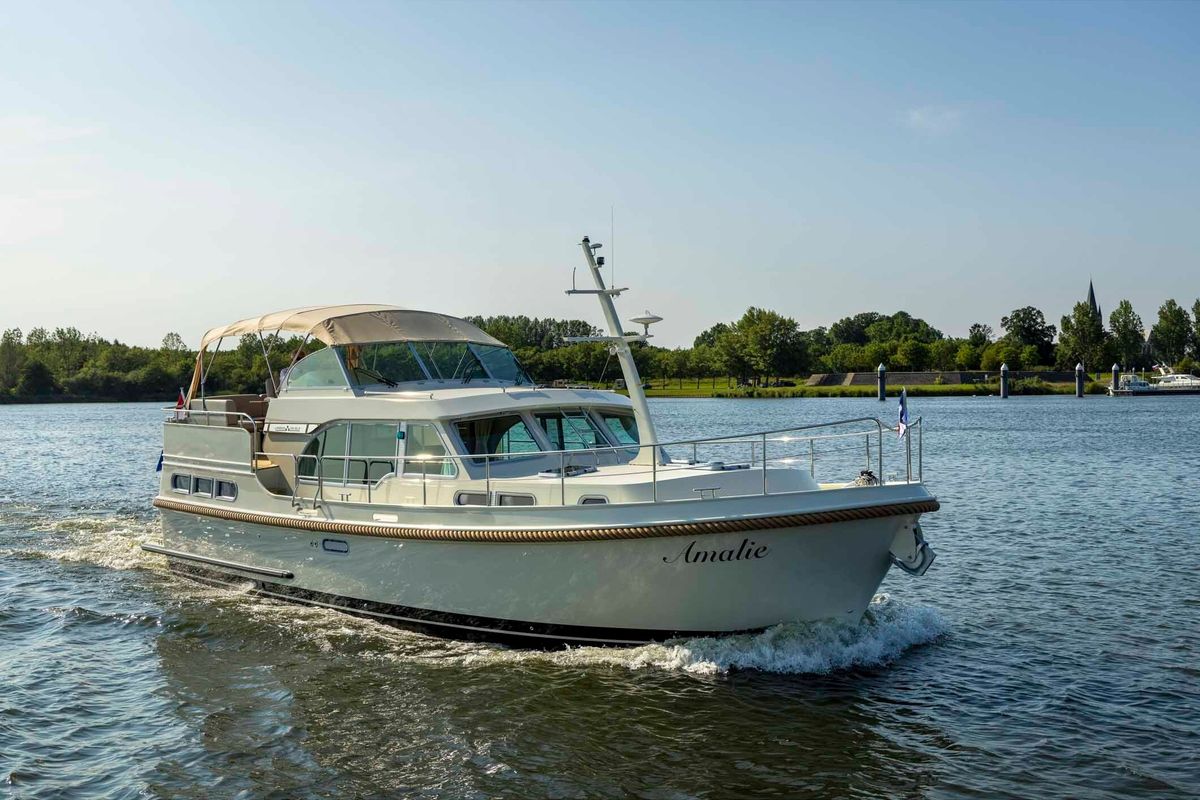 Amalie, a Linssen Grand Sturdy 40.0 AC other at Kinrooi, Belgium