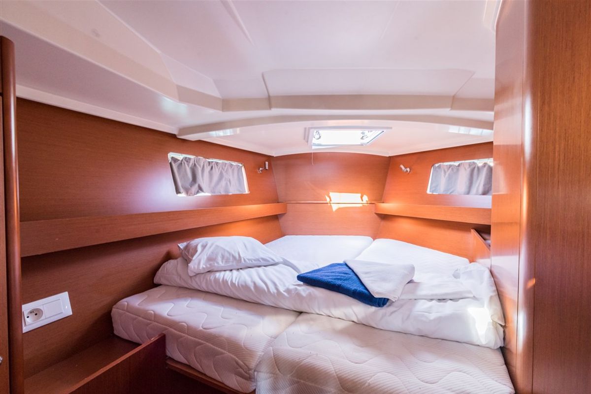Cabin on Sparkling, a Beneteau Oceanis 41.1 sailboat at Split, Croatia