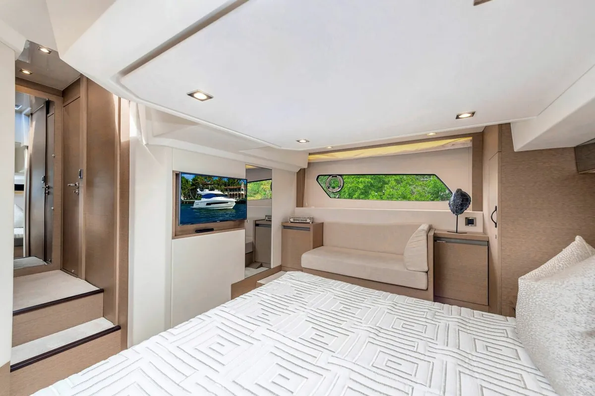Cabin on Prestige 460, a Jeanneau Prestige 460 Fly yacht at Grad Pula, Croatia
