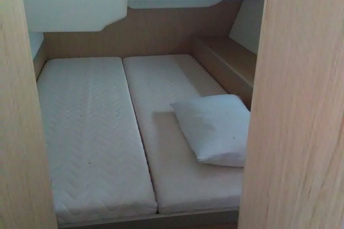 Cabin on Orchidea, a Beneteau Oceanis 48 sailboat at Puntone di Scarlino, Italy