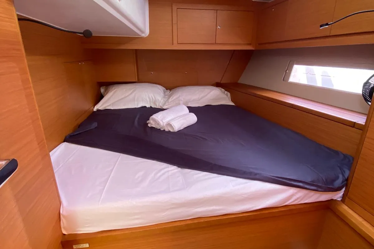Cabin on Teti, a Dufour 470 sailboat at Tonnarella, Italy