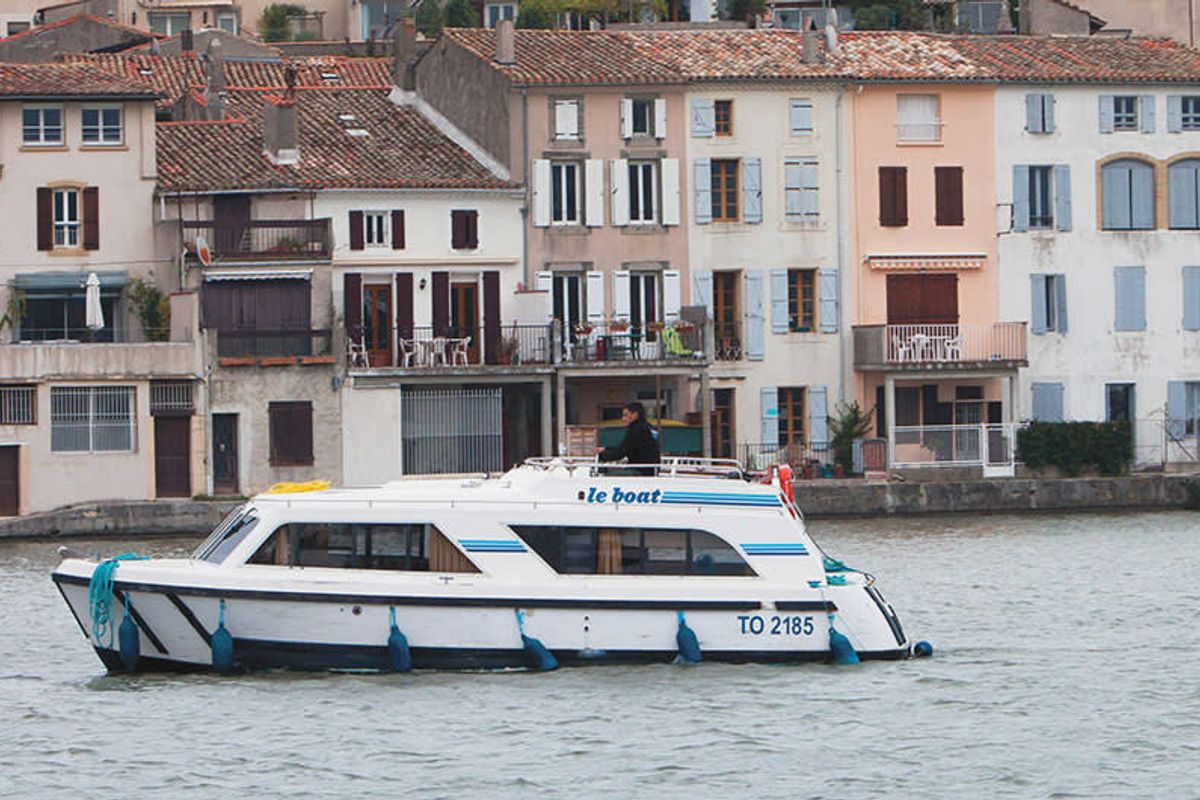 Exterior view of Cirrus B, a Gulet Cirrus B motorboat at Rheinsberg, Germany