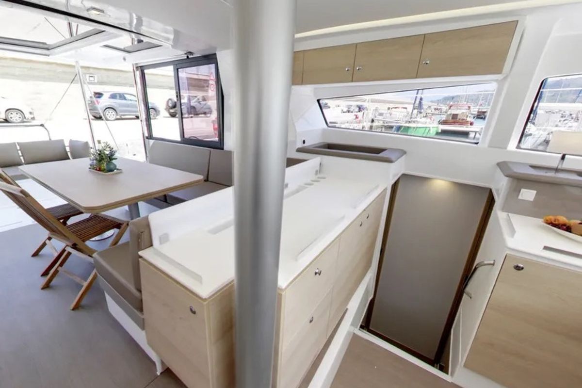 Salon of Siga Siga, a Bali 4.1 catamaran at Agropoli, Italy