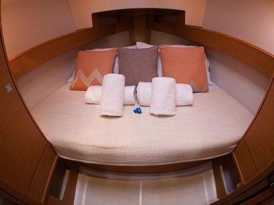 Cabin on Mare Doro, a Jeanneau Sun Odyssey 33i sailboat at Marina Delta Kallithea, Greece