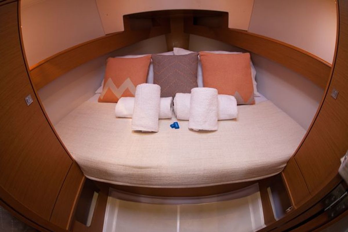 Cabin on Mare Doro, a Jeanneau Sun Odyssey 33i sailboat at Marina Delta Kallithea, Greece