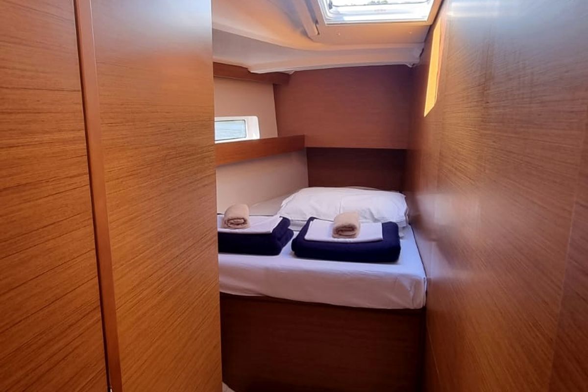 Cabin on Izzy, a Jeanneau Sun Odyssey 490 sailboat at Rogač, Croatia