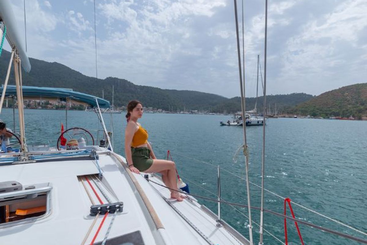 Deck of Classic, a Beneteau Oceanis 40 sailboat at Fethiye, Turkey