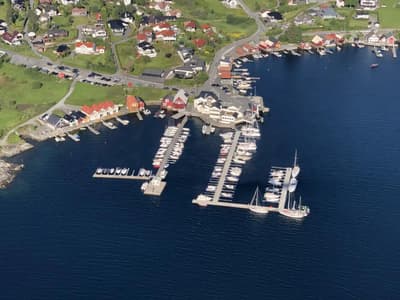 Hjellestad Marina - Photo 1