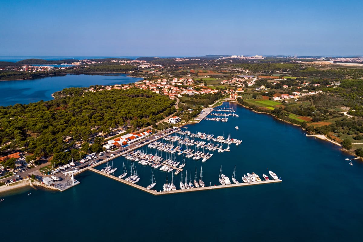ACI marina Pomer - Photo 1