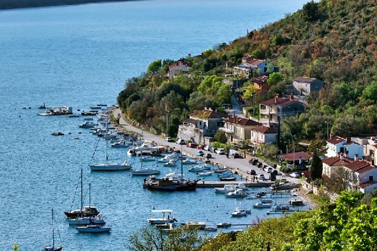 Trget (near Pula) - Photo 2