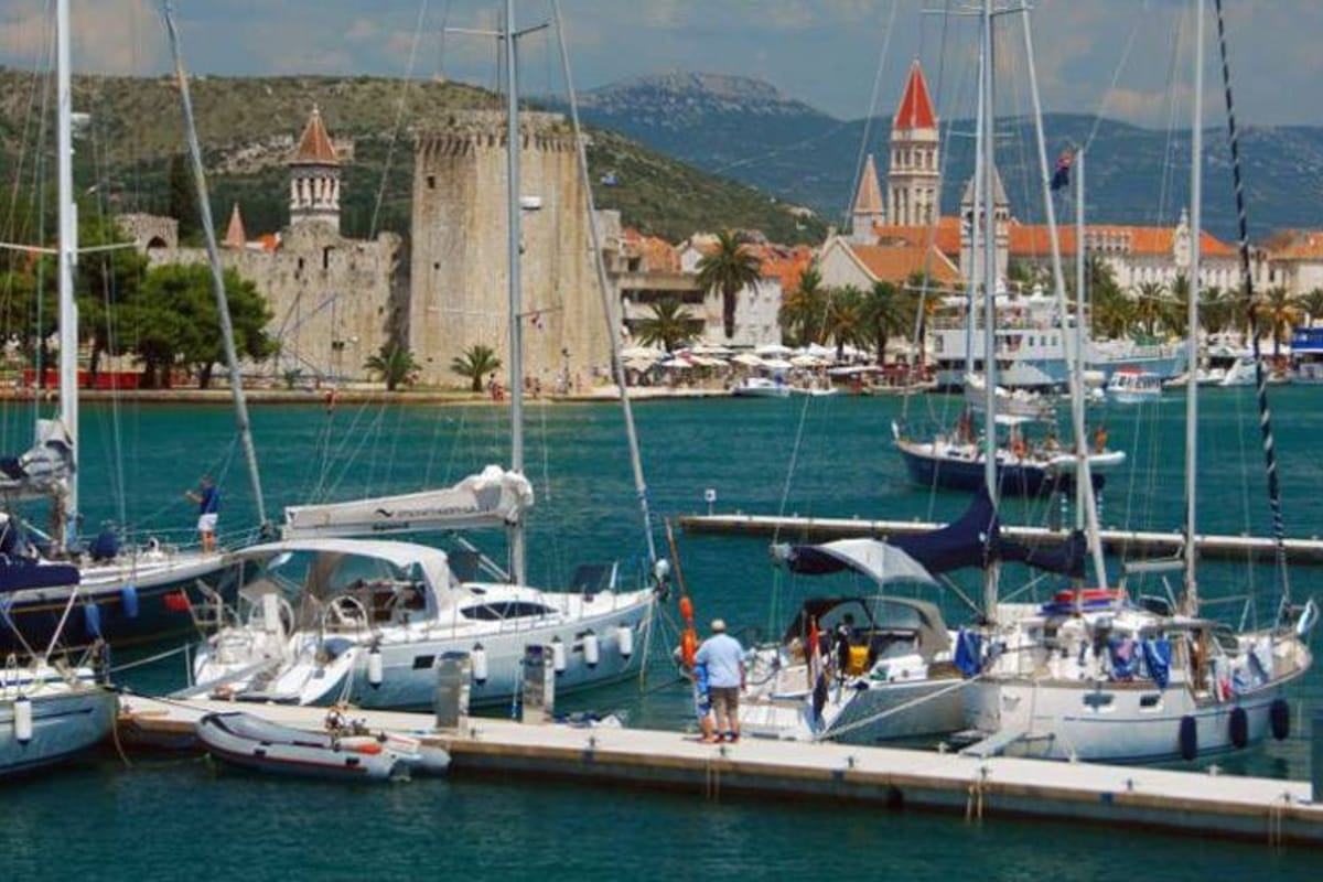 Pomorska Športska Udruga Banj - Trogir - Photo 2