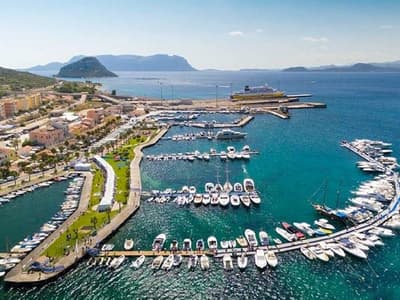 Marina di Golfo Aranci - Photo 1