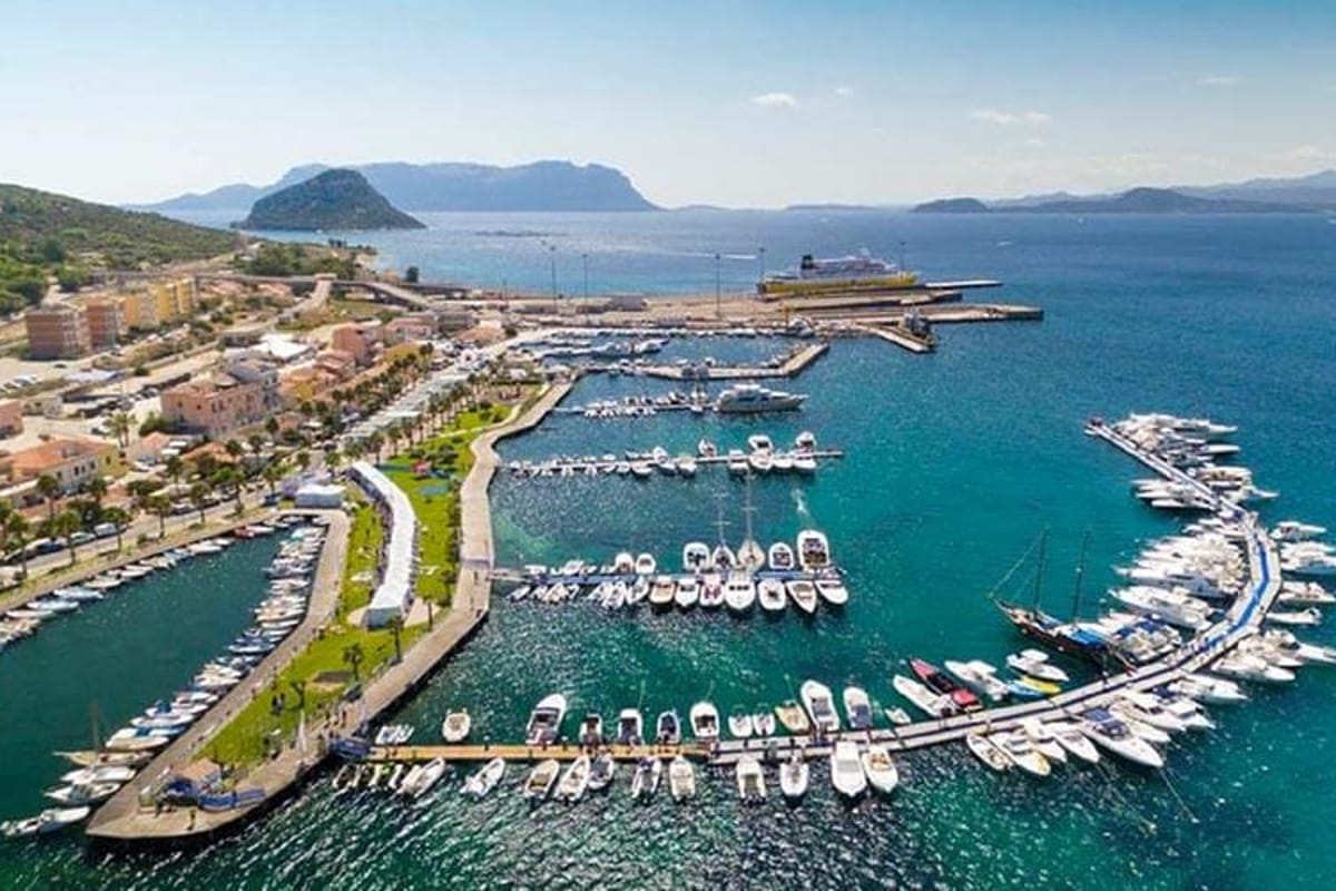 Marina di Golfo Aranci - Photo 1