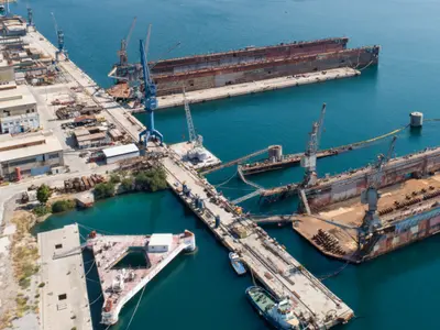 Athens, Kalympaki marina - Photo 4