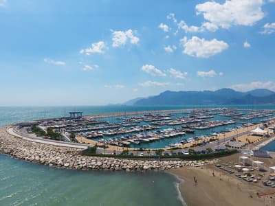 Salerno, Marina d'Arechi - Photo 1