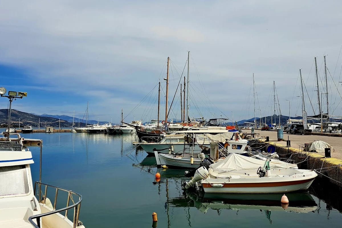 Nea Peramos Marina - Photo 2