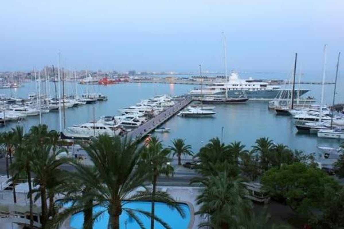Palma de Mallorca, Pantalan del Mediterraneo - Photo 5
