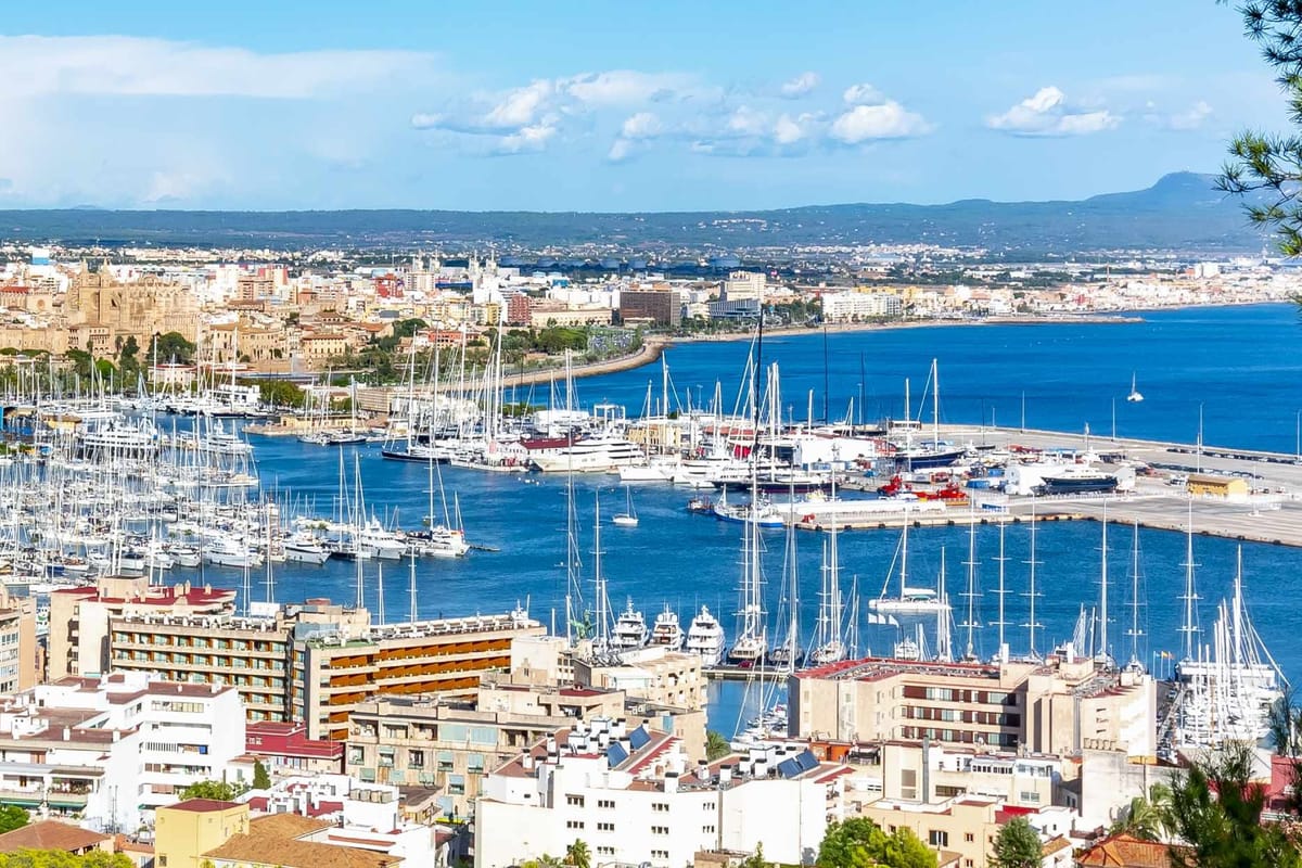 Palma de Mallorca, Pantalan del Mediterraneo - Photo 2
