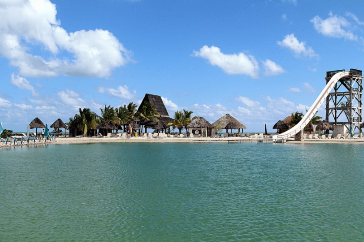 Belize, Old Belize Marina  - Photo 3