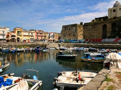 Pozzuoli - Photo 2