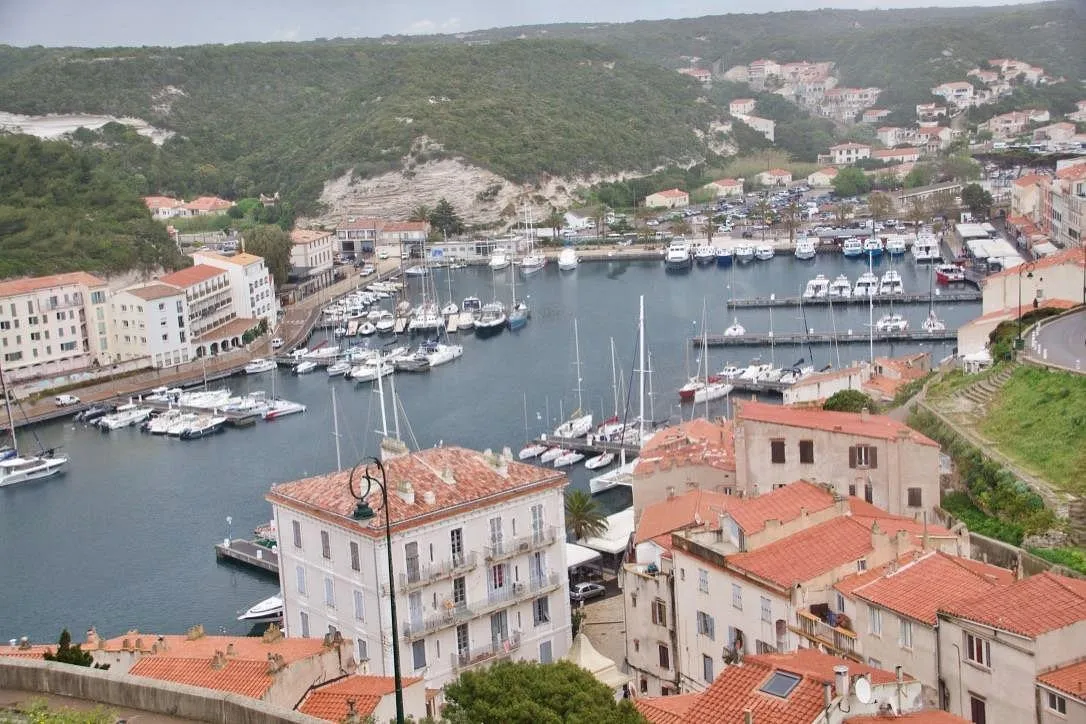 Bonifacio - Photo 2