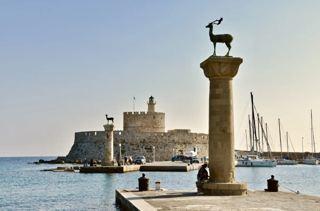 Mandraki Port - Photo 3