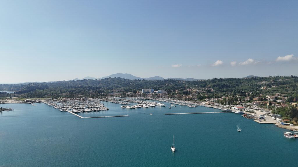 Corfu harbor - Photo 2