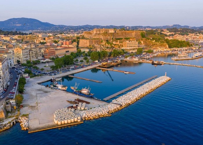 Corfu harbor - Photo 3