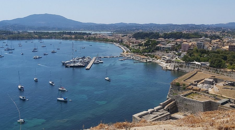 Corfu harbor - Photo 4