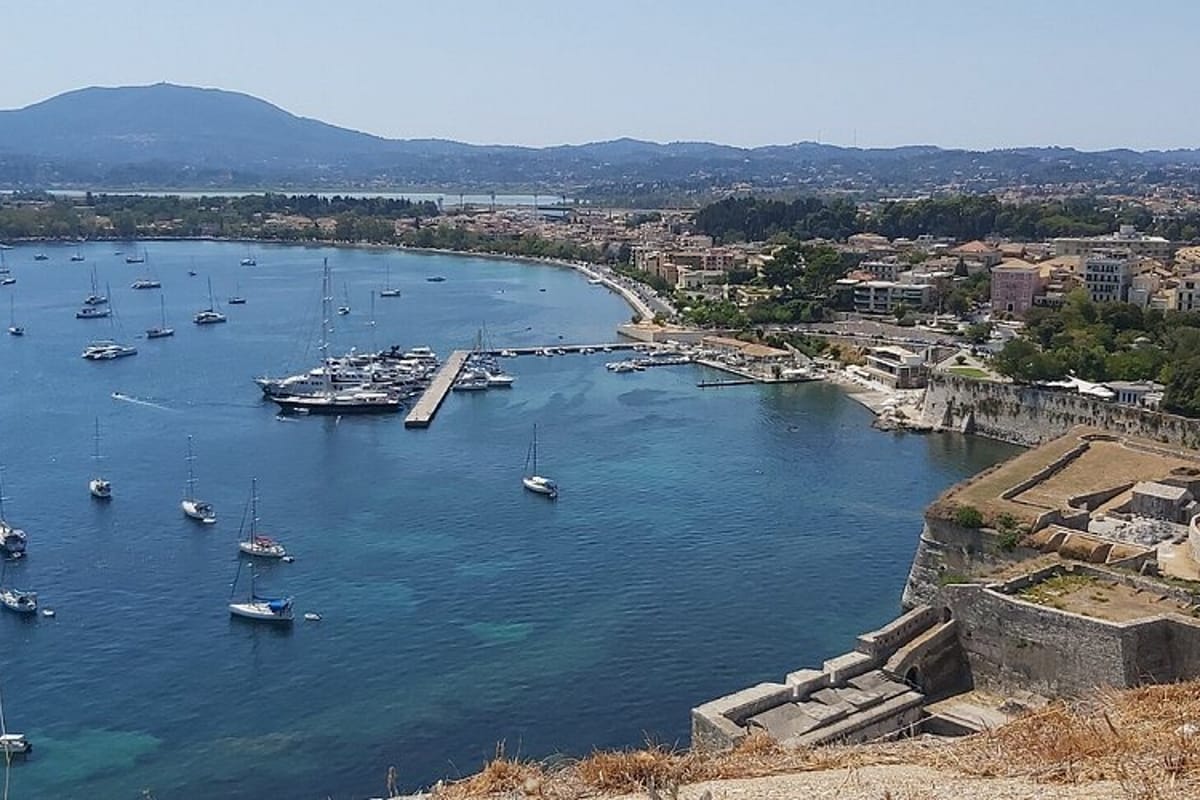 Corfu harbor - Photo 4