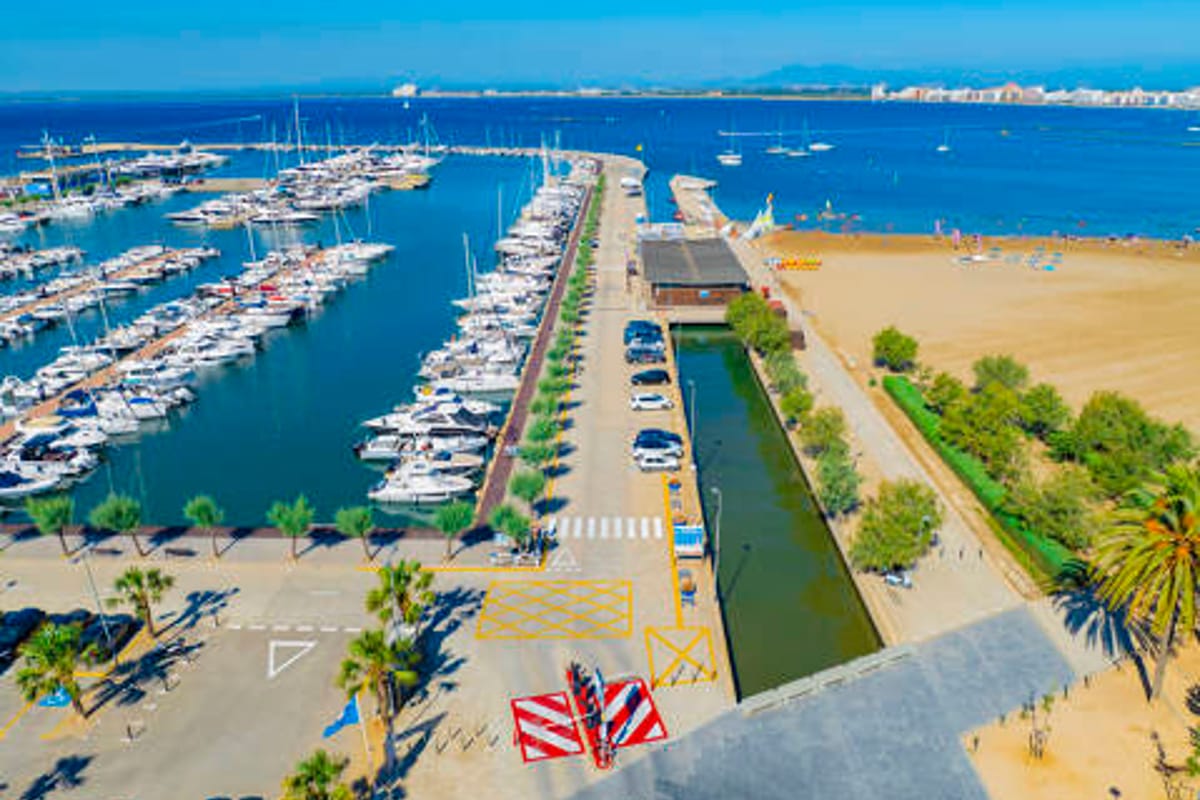 Port Roses - Photo 2