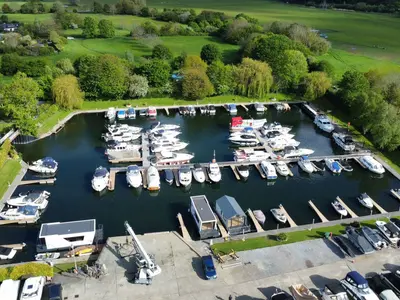 Chertsey - Photo 3