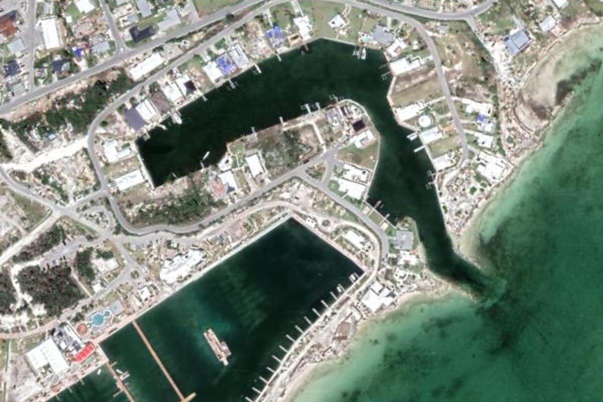 Royal Marsh Harbour Yachtclub - Photo 1