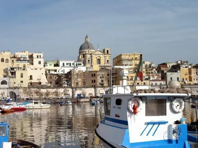 Marina di Torre Annunziata - Photo 1