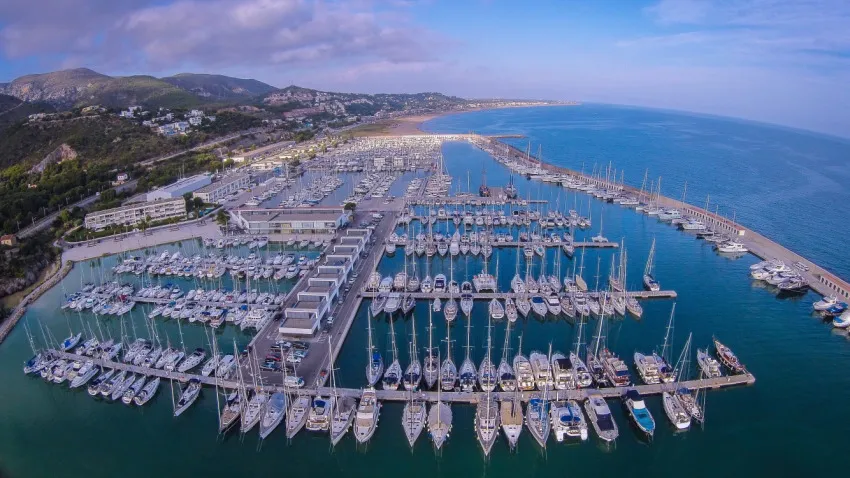 Port Ginesta - Photo 1