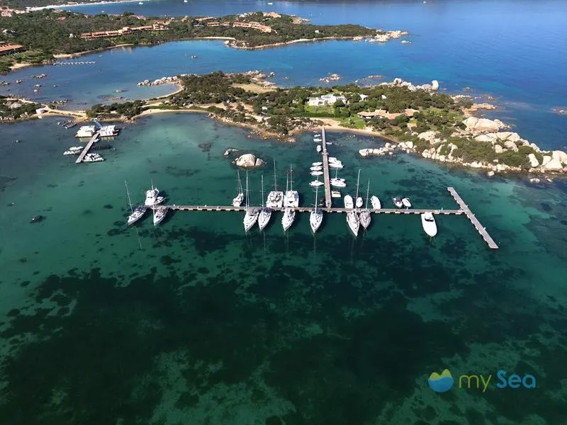 Marina dell'Isola - Photo 1