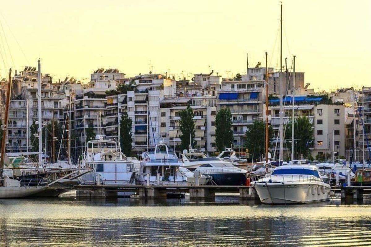 Agios Kosmas Marina - Photo 4