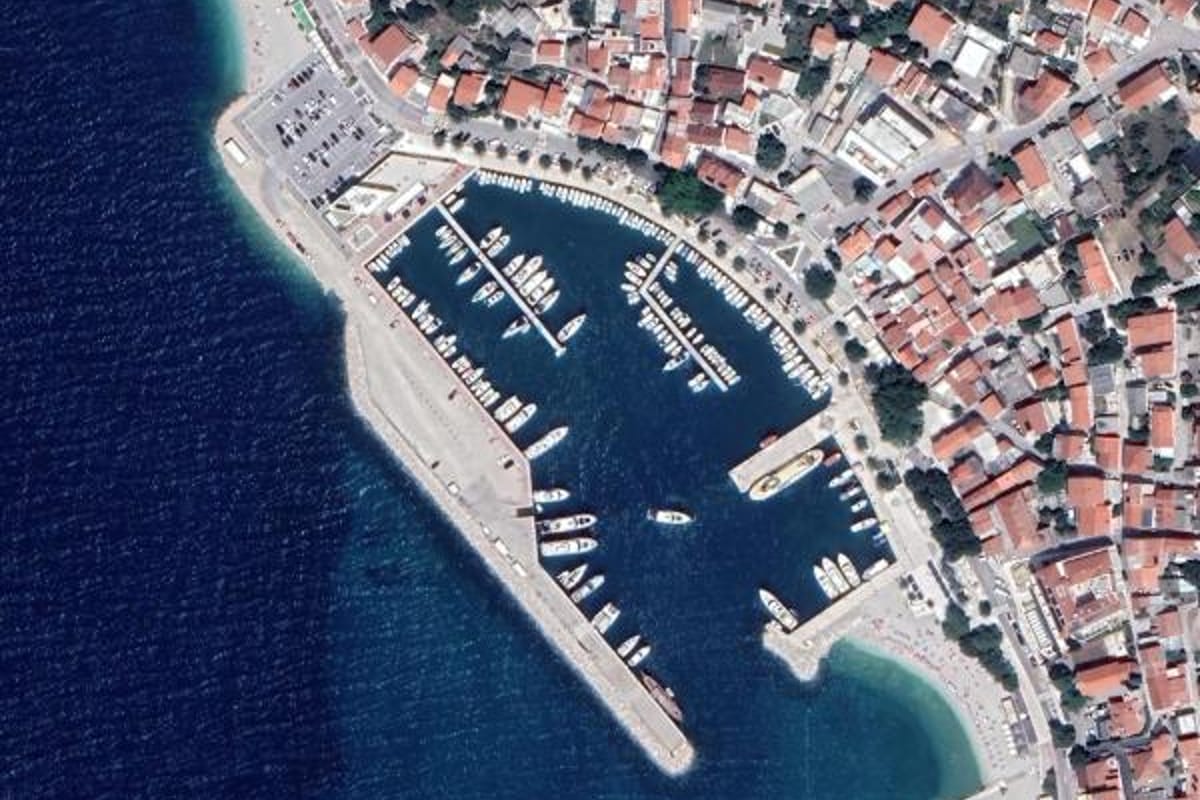 Luka Baška Voda - Photo 3
