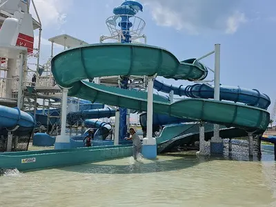 Azam Marina - Photo 1