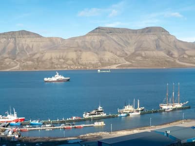 Longyearbyen - Photo 1