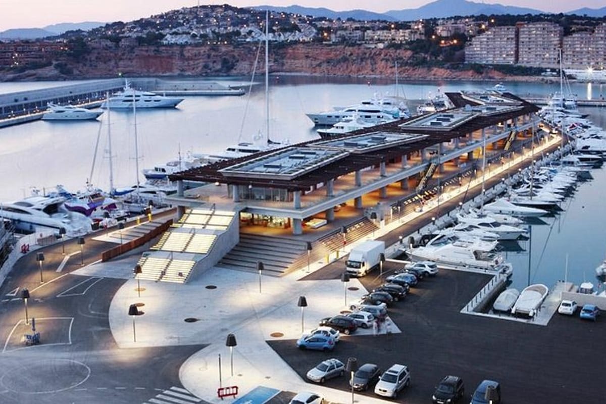 Port Adriano - Photo 2