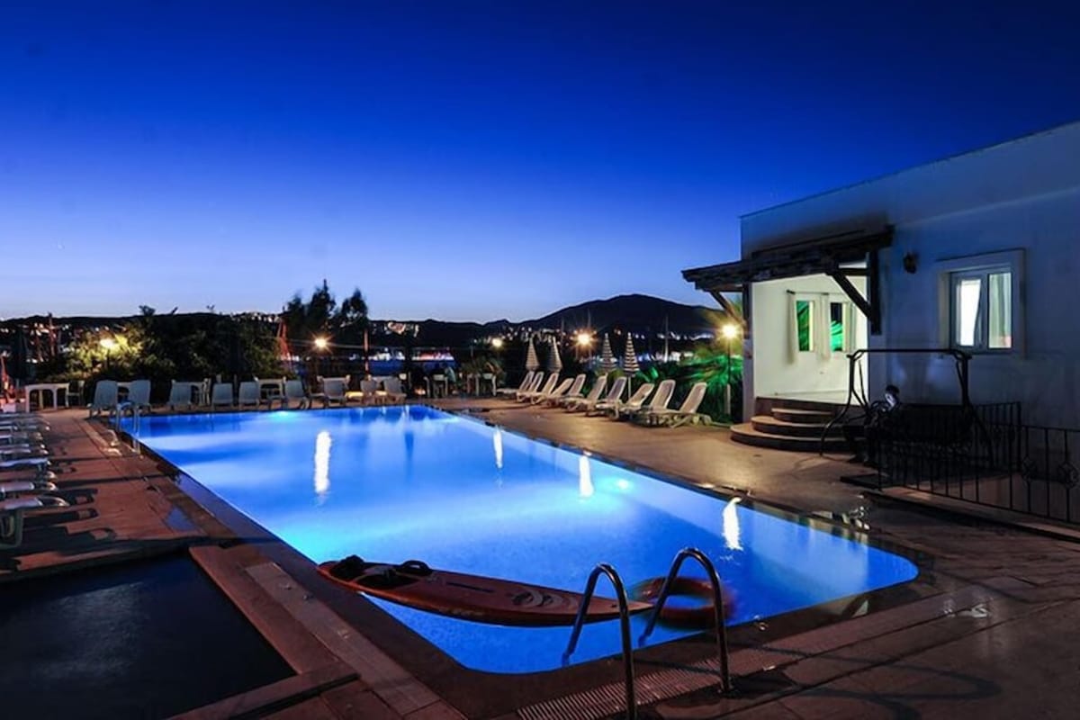 Bitez Marina - Photo 1