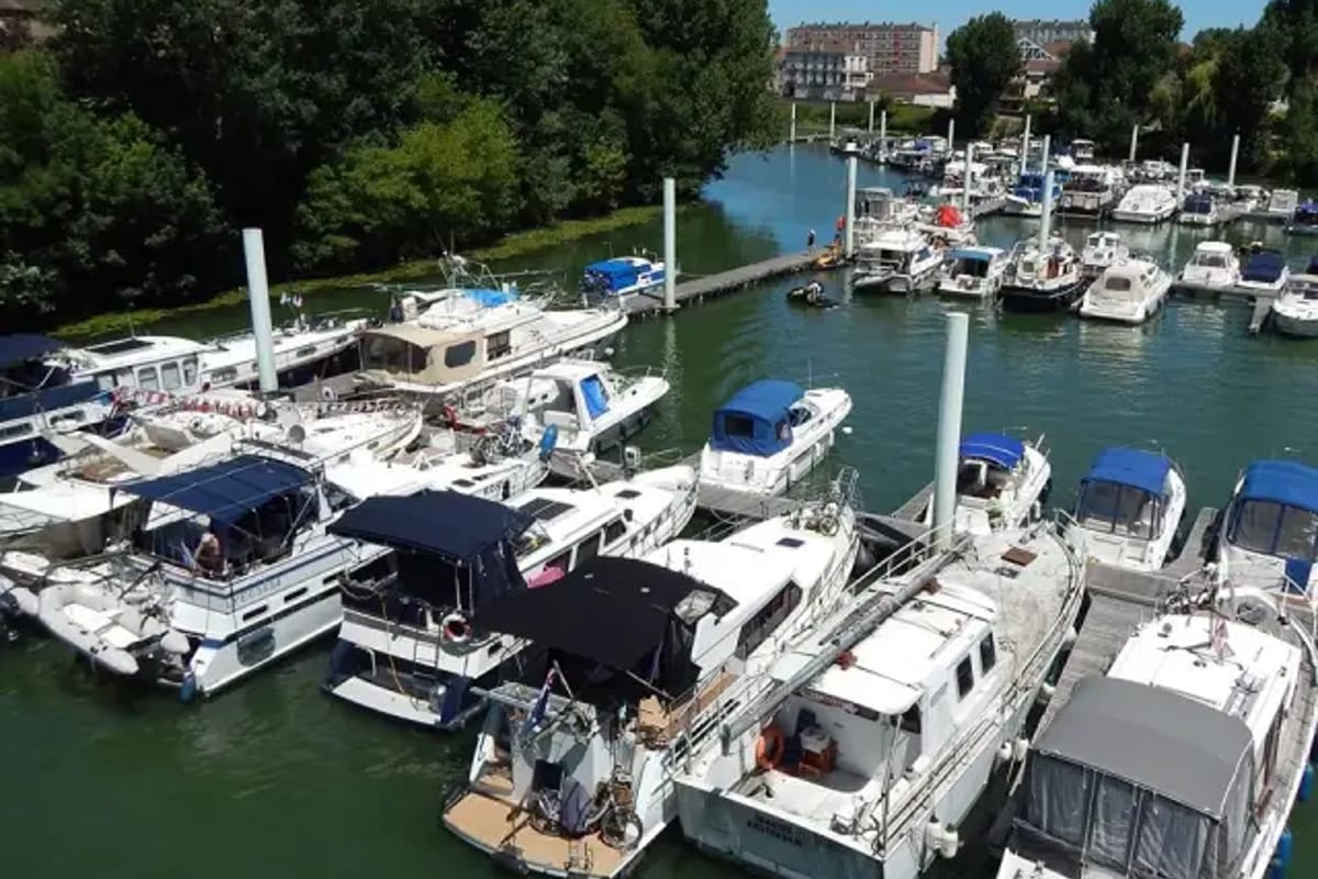 Port de plaisance de Saint-Léger-sur-Dheune - Photo 1