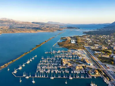 Lefkas Main Port - Photo 3