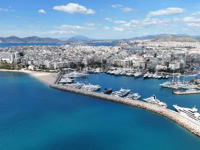 Bay Afroditis - Photo 5