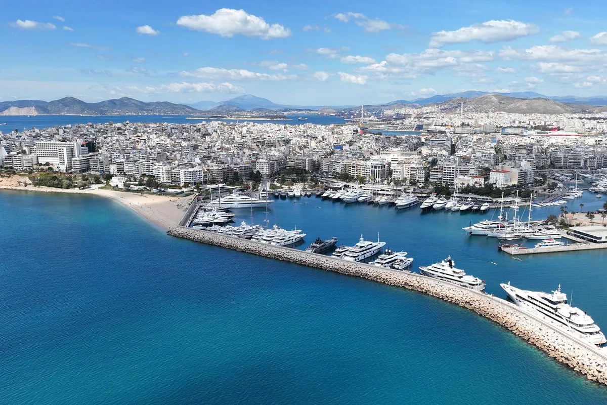 Bay Afroditis - Photo 5