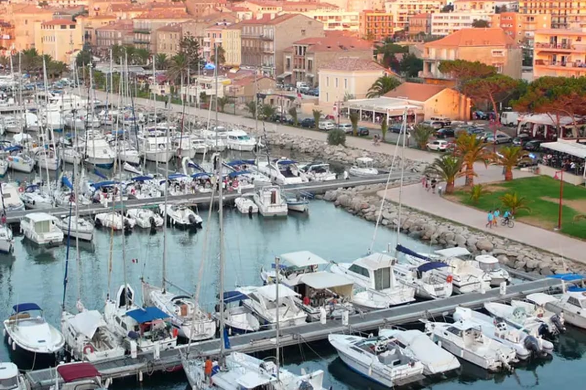 Port de plaisance - Photo 1