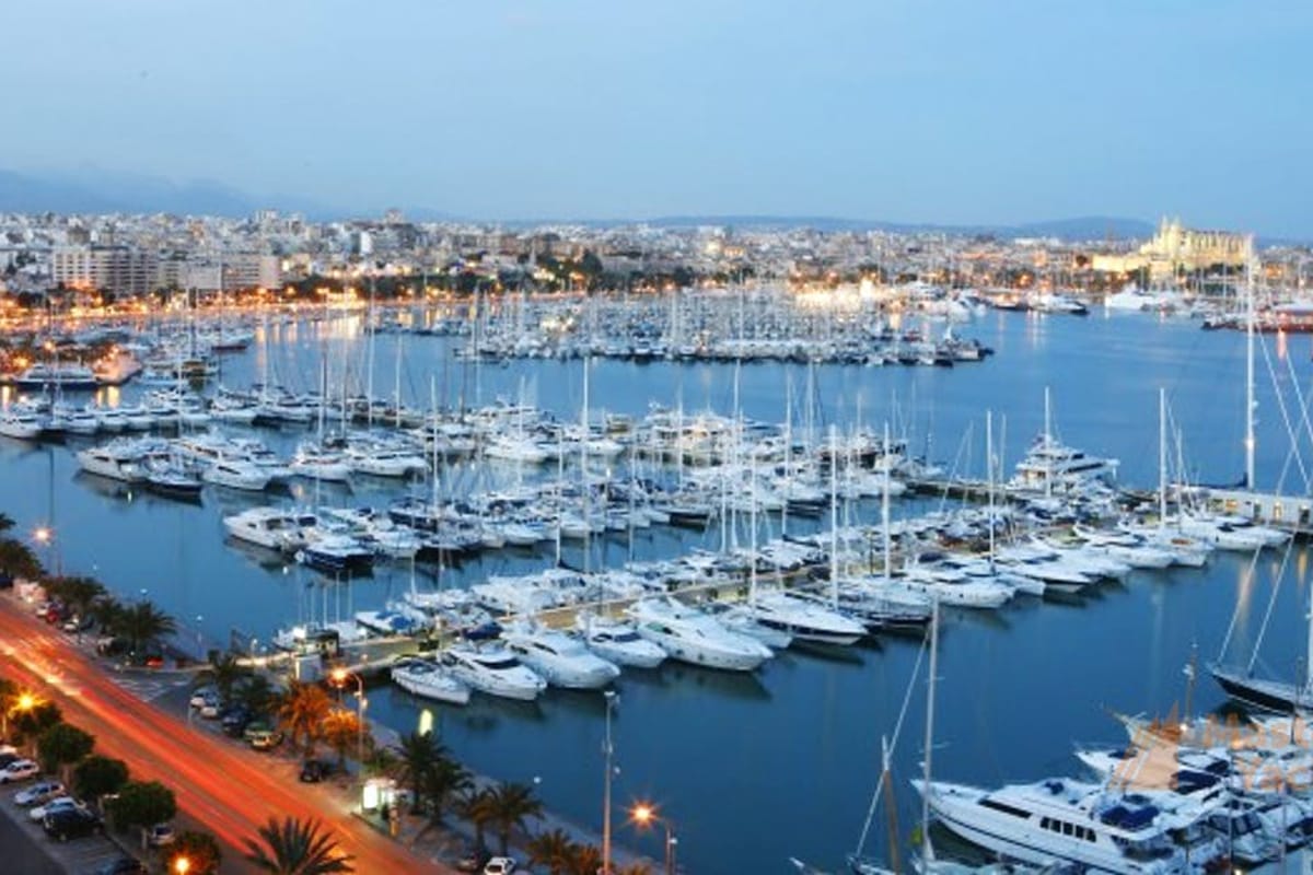 Marina Naviera Balear - Photo 4