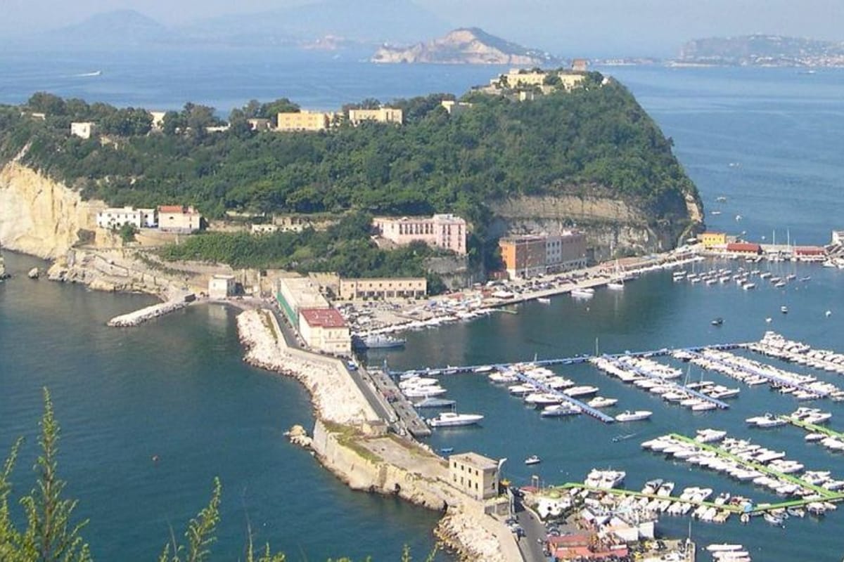 Nisida Marina - Photo 1