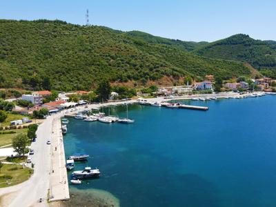 Small Port - Photo 2